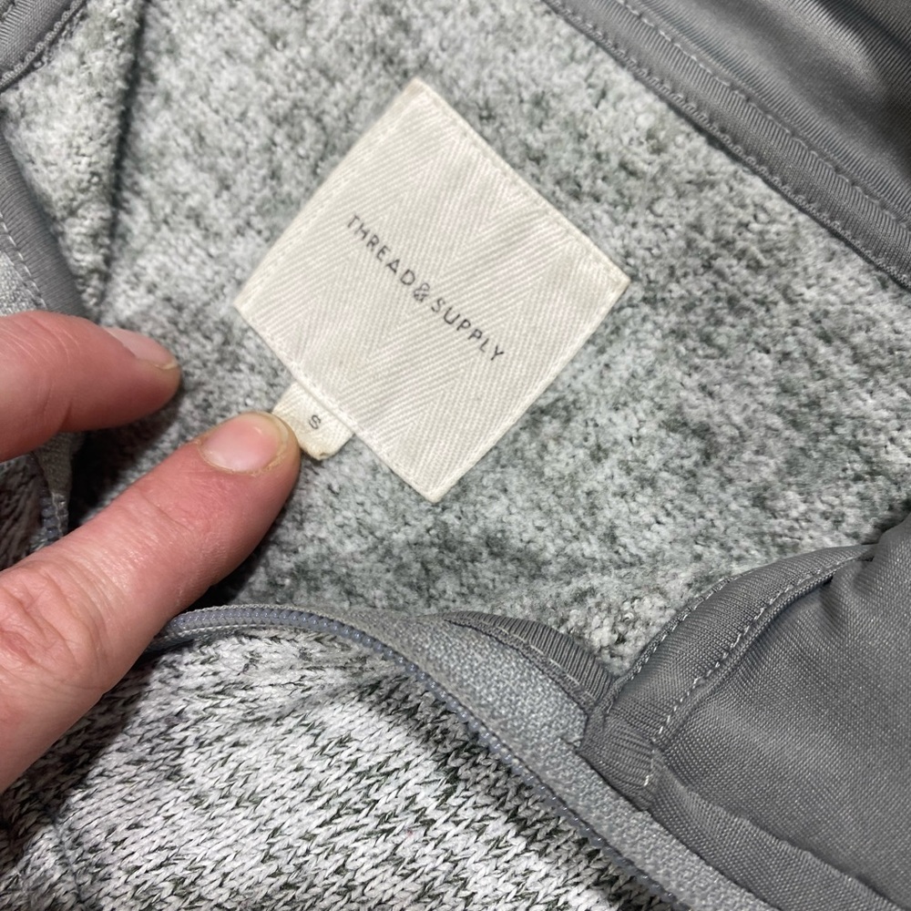 Thread & supply size small pullover - Picture 5 of 7